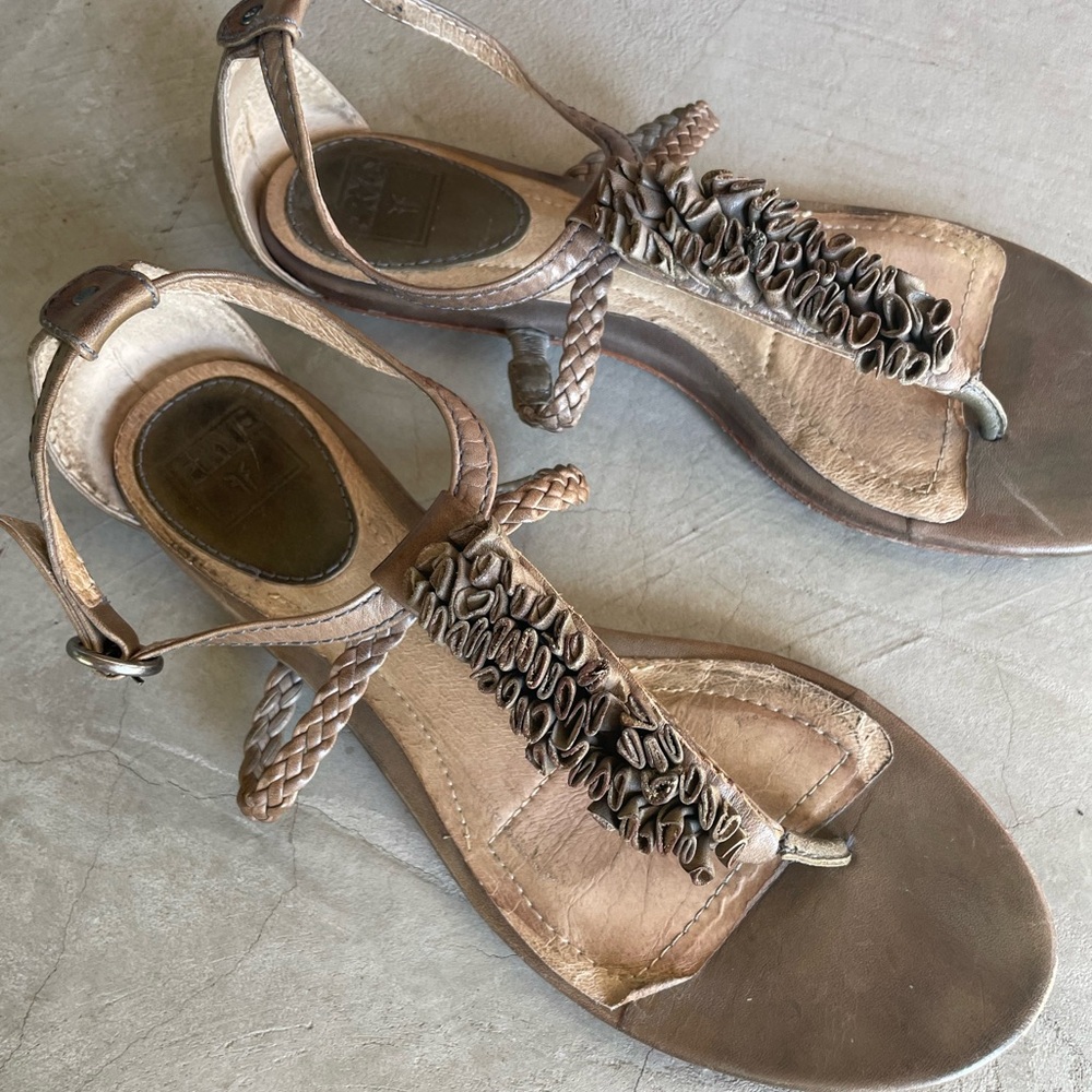Frye | 'Laurel Flower' Sandal - Picture 2 of 11